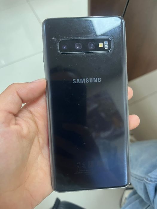 Samsung s10 128 8