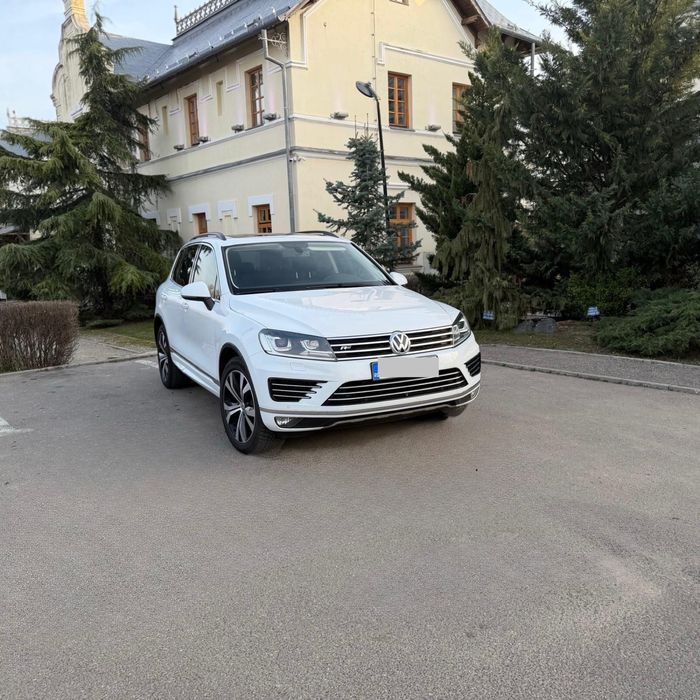 VW Touareg  R-Line 3.0 TDI 262 CP-perne-panoramic-camera 360