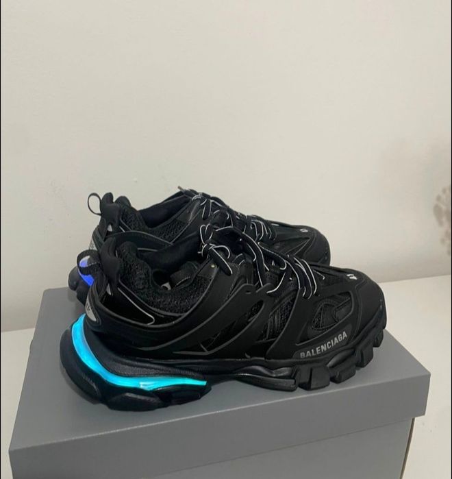 Balenciaga track led black