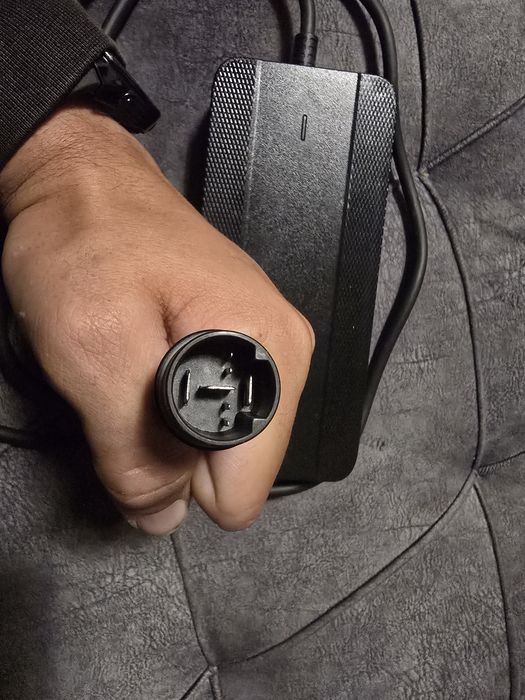 Încărcător bicicletă electrică