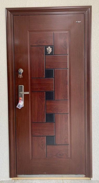 Продаются входные двери