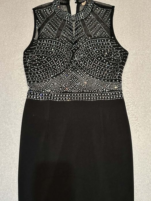 Официялна Рокля