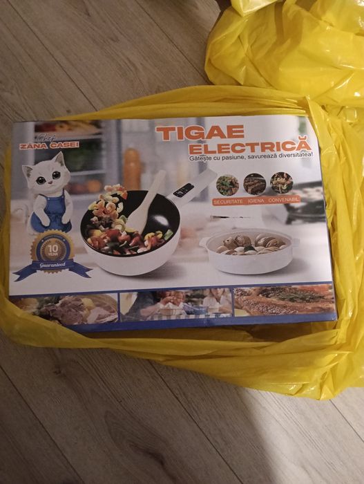 Tigaie electrică multifuncțională nouă. La 80 lei.