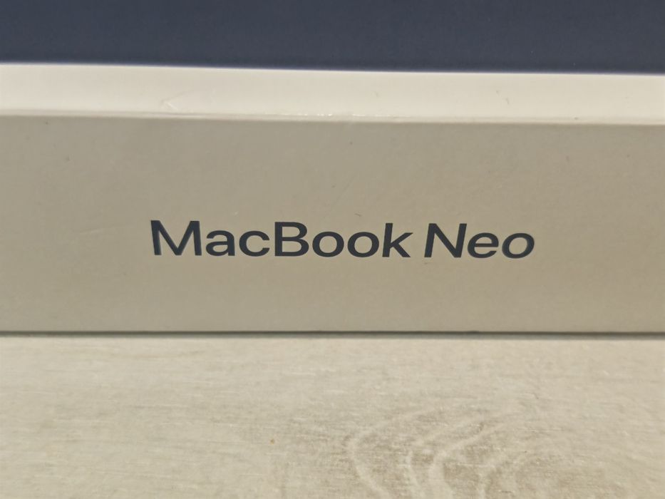 Нов Macbook Neo 8 13"8 GB RAM 256 GB Гаранция — миниатюра 4