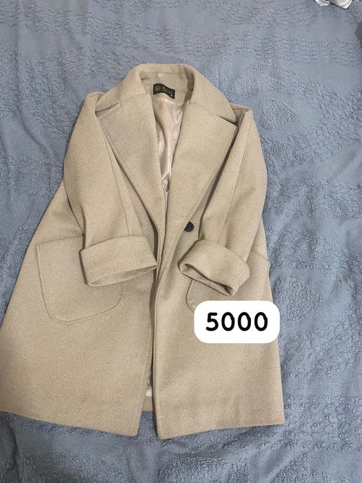 Парка 20000тг,куртка 5000,палто 5000тг