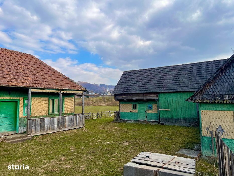 Gospodărie tradițională cu teren de 1323 mp