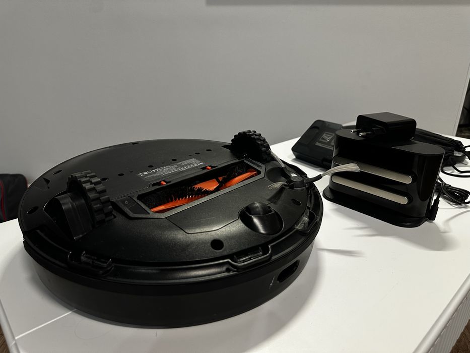 Продам Робот пылесос xiaomi Mi Robot Vacuum-Mop P