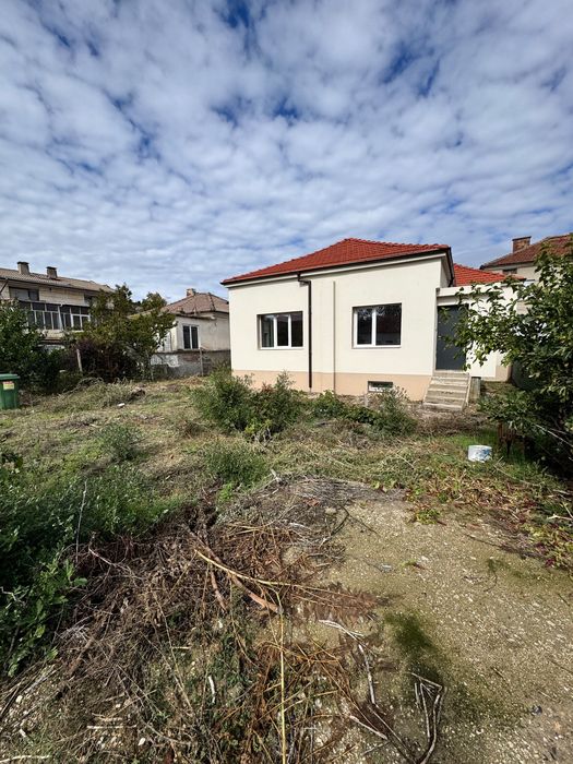 Продавам къща в центъра на  Свиленград.