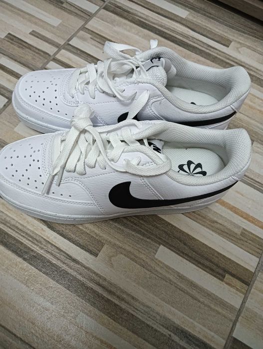 Adidași Nike mărimea 36,5