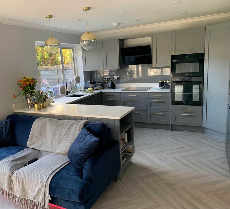 Вътрешни ремонти - бани, кухни, цялостно завършване до ключ