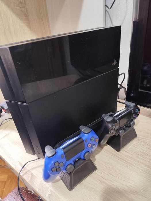 Продам PlayStation 4 (PS4) 500 ГБ 
Продаю PlayS