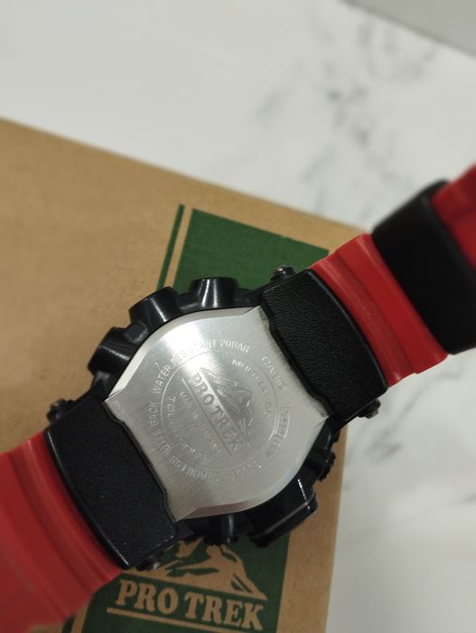 Часовник Casio ProTrek