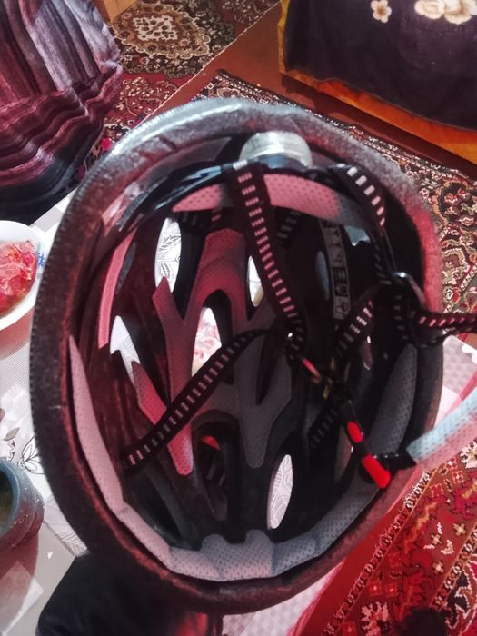 Cască uwyelect aproape noua