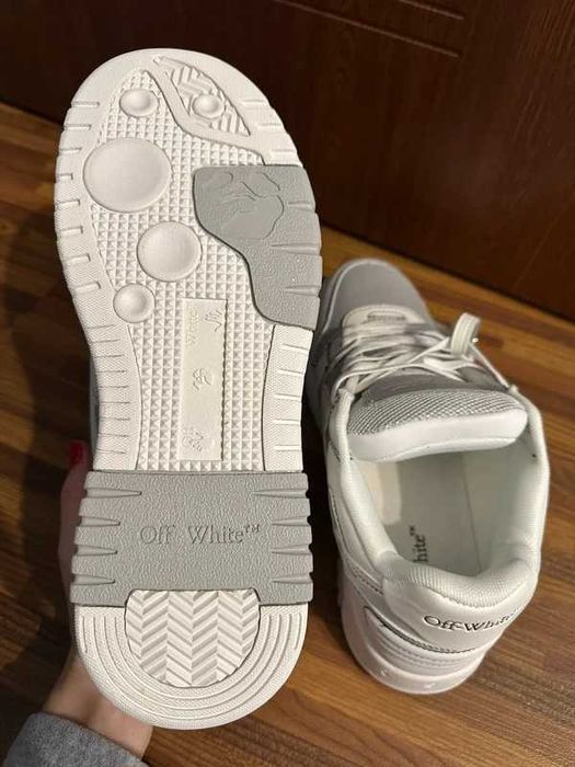 Off-White Out Of Office - marimea 42