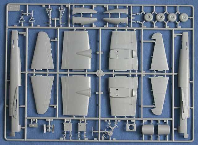 Сборная модель самолета Юнкерс Ju 88 G6 (ЗВЕЗДА, 1:72)