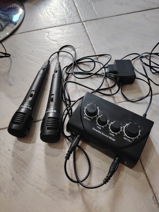 Миксер с два микрофона