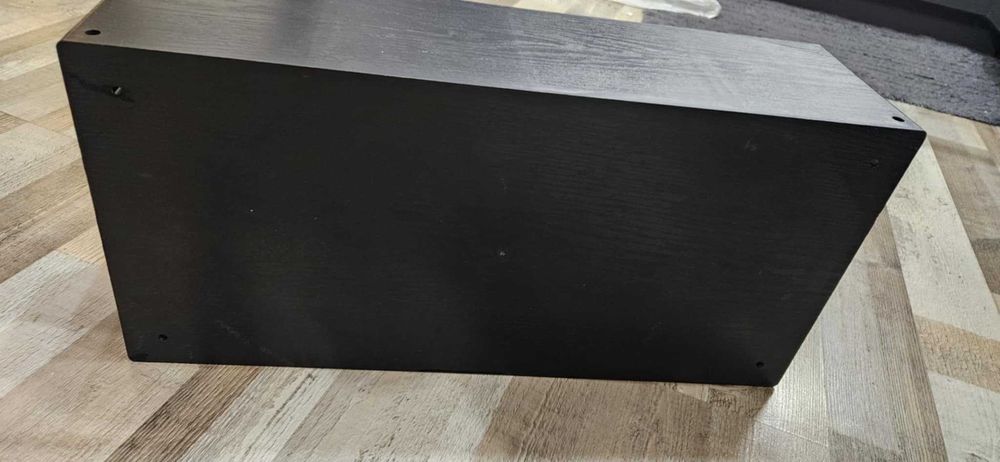 стелаж за дискове