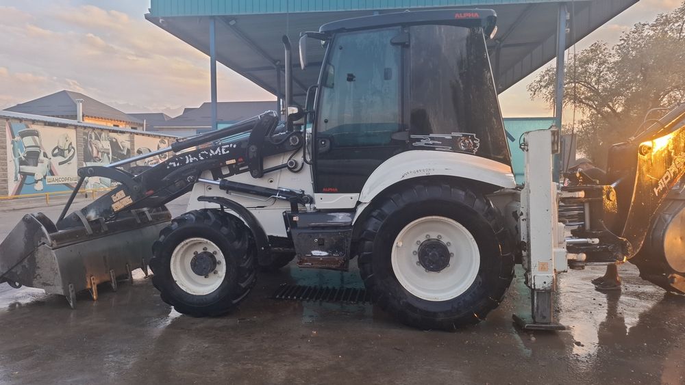 Погрузчик Экскаватор 3в1 трактор