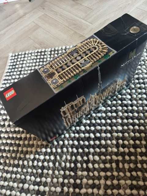 LEGO Catedrala NOTRE-DAME nou, sigilat