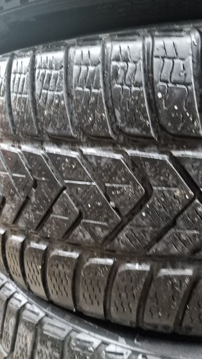275 35 21 Pirelli 2022 2 anvelope iarna ca noi