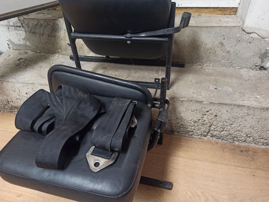 Допълнителни седалки с колани от Рено Канго 2005г