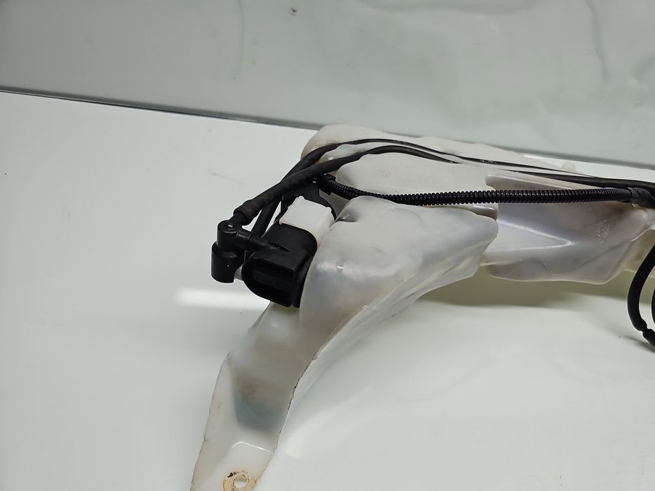 Vas lichid parbriz Ford Focus 2 (DA) [Fabr 2004-2012] 3M51-13K163-AC