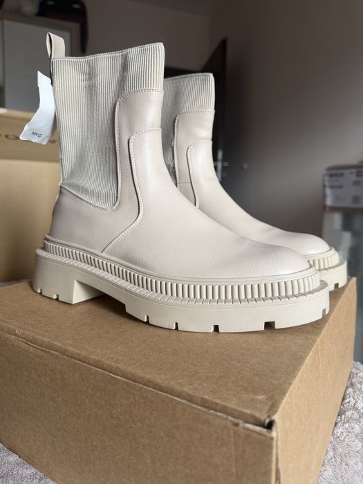 Бели боти - Mango