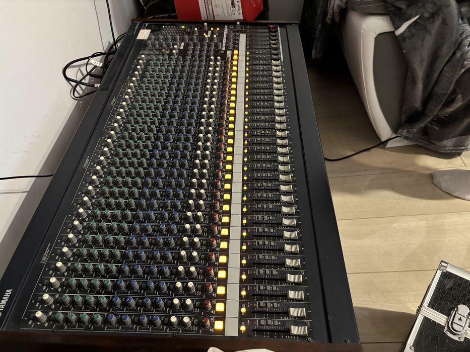 Mixer Yamaha MG32