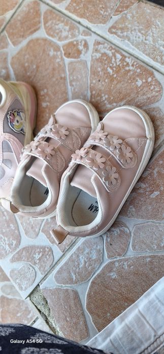 Încălțăminte copii masura 24, 5 perechii si o umbrelă cadou