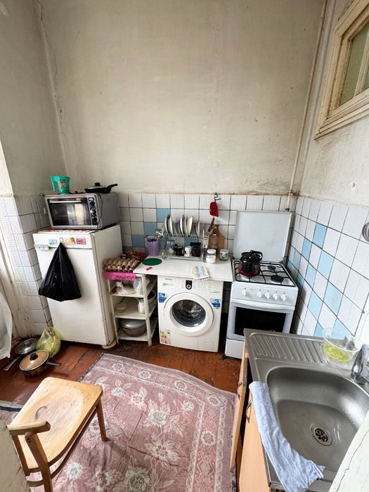 Срочно Продаеться 1-ком квартира городе Чирчике районе Навай центр