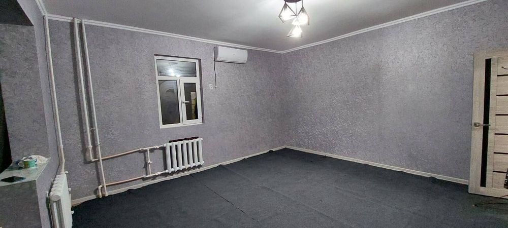 Продам 3ком 2этаж 2этажки. Евроремонт. Огород есть.. Спутник дерево.