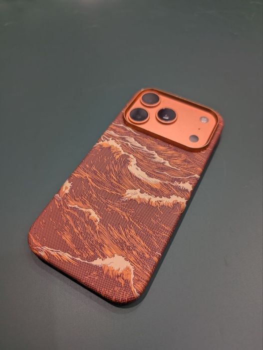 iPhone 17 Pro 256gb идеальное состояние + 2 чехла
256