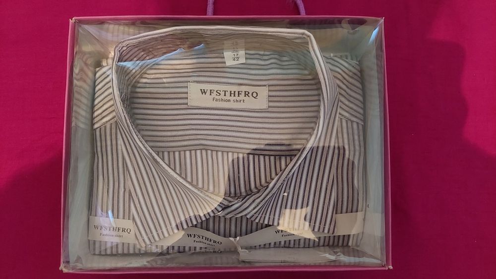 Рубашка мужская  модная.