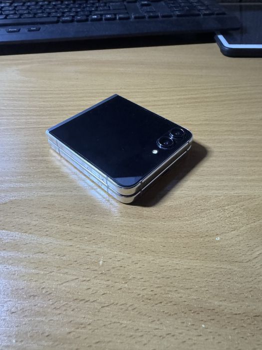 Samsung Flip 5 512 gb идеальное состояние
