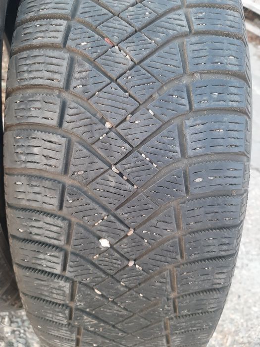 Продам шины 215/65/16 пирелли