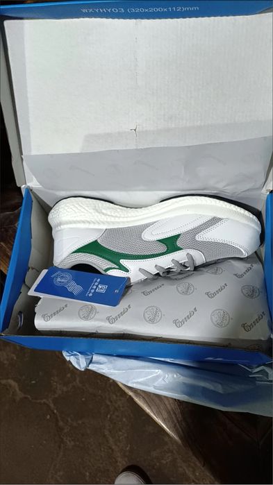 Кроссовки warior