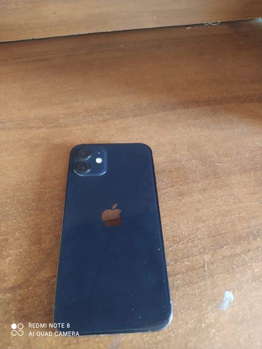 Айфон 12.           64гб