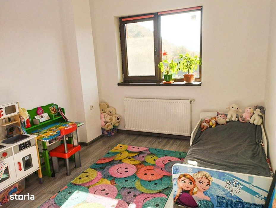 Apartament 4 camere, 120mp, balcon, parcare, zona Stejarului