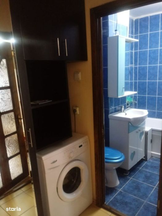 Ofer spre închiriere garsoniera Mioveni mobilata și utilata,etaj 1