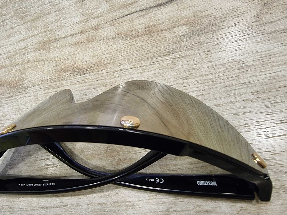 Слънчеви очила MOSCHINO