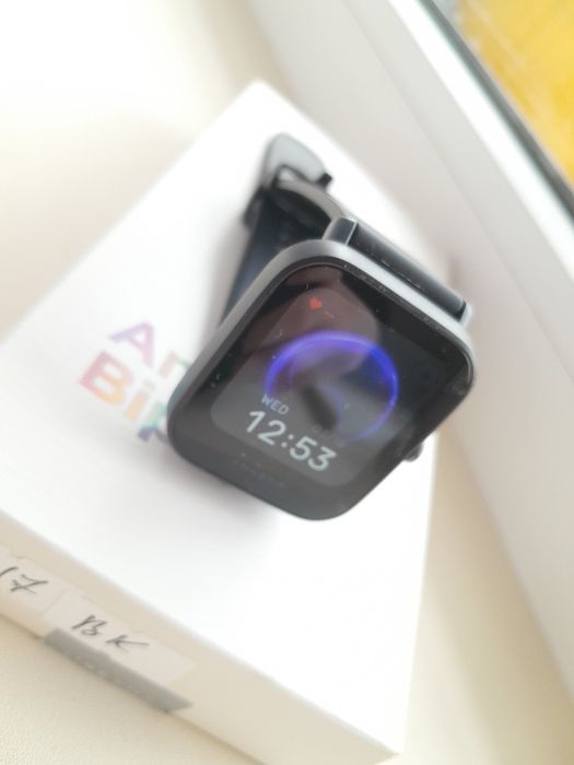 Часы Amazfit Bip U