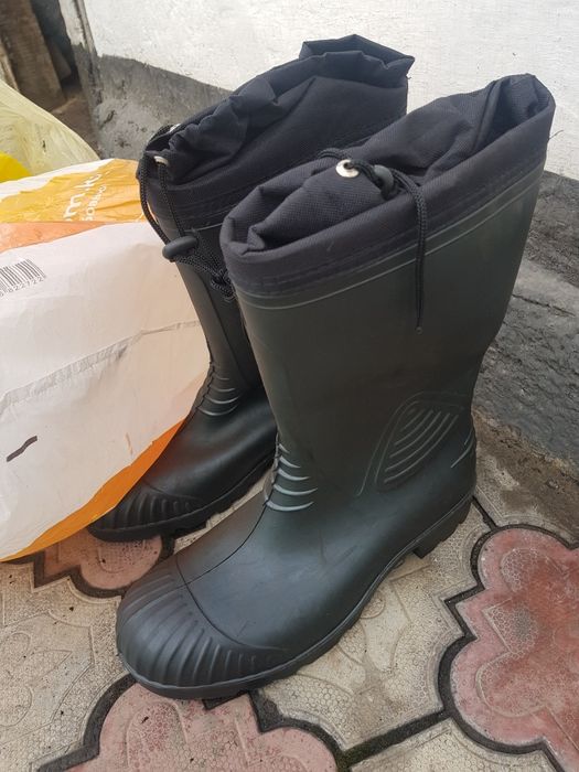 Резиновые сапоги
