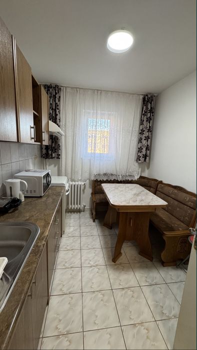 Închiriez apartament 2 camere