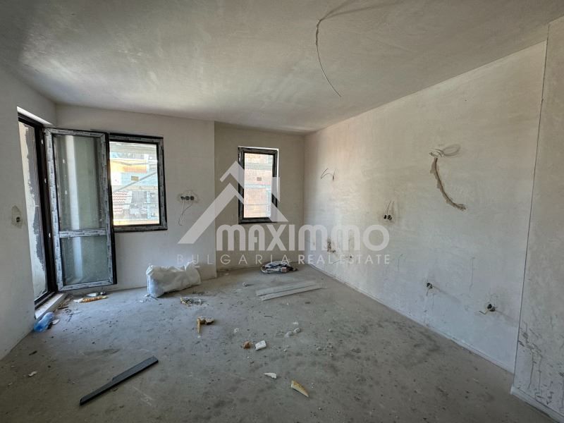 Продава се Тристаен апартамент в Варна, Колхозен пазар - 74 кв.м за 1649 €/кв.м - Снимка #1