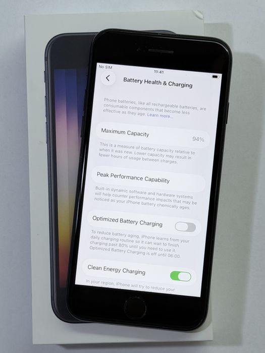 iPhone SE2022 3rd Black 94% battery
