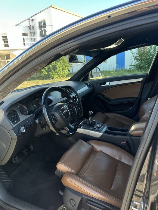 Vând Audi A4 B8