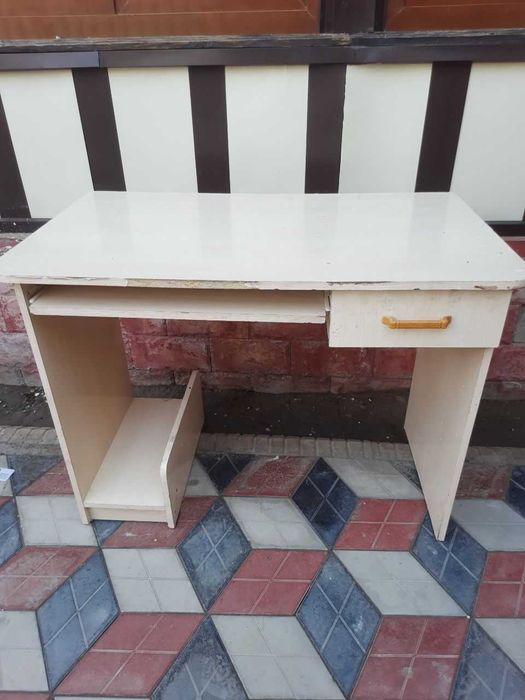 Продается компьютерный стол