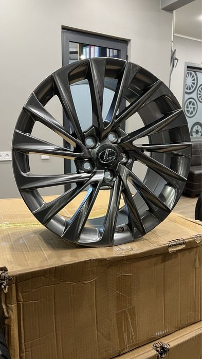 Новые 18 диски на Lexus/Toyota графит