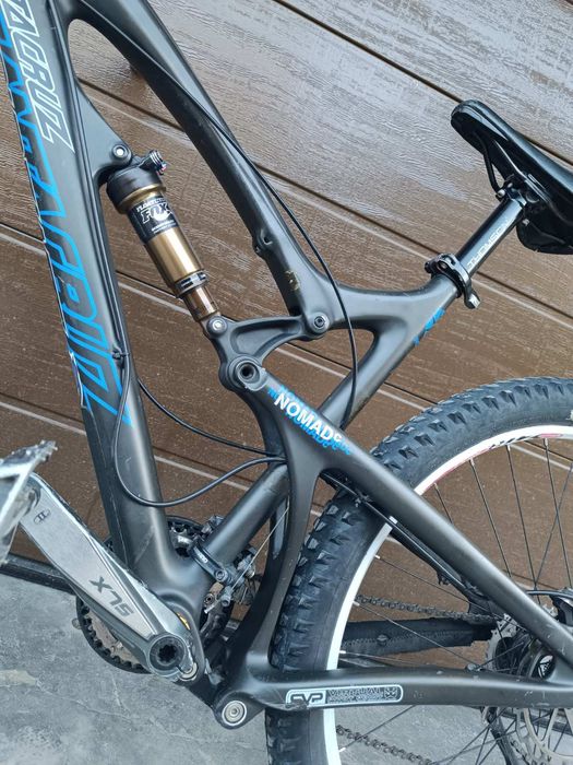 Santa Cruz nomad cc изцяло карбон