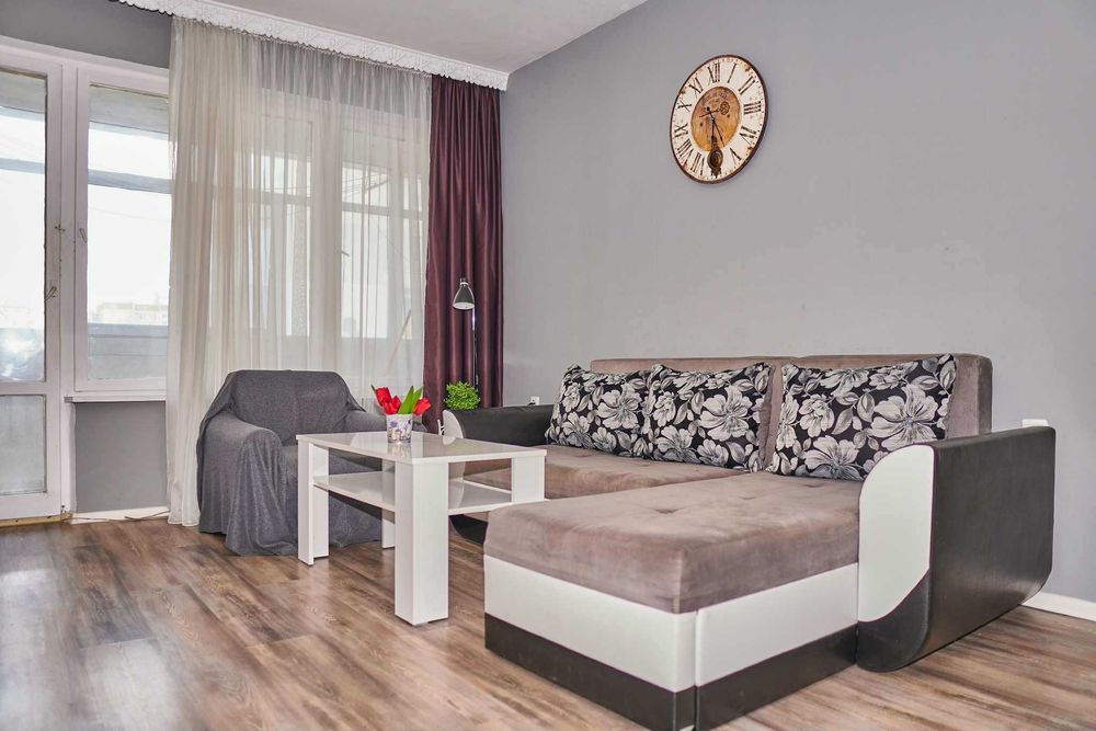 Дава се под наем Тристаен апартамент в Варна, Базар Левски - 60 кв.м за 600 € - Снимка #14